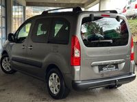 Gebraucht Peugeot Partner Tepee Family 109 PS (80 kW) 2009 Braun Van / Kleinbus