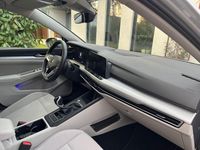 Gebraucht VW Golf VIII Life 131 PS (96 kW) 2022 Grau Limousine