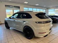 Gebraucht Porsche Cayenne S 475 PS (349 kW) 2024 Kreide SUV
