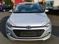 Gebraucht Hyundai i20 GO! 75 PS (55 kW) 2017 Silber Limousine