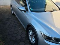 Gebraucht VW Passat Trendline 150 PS (110 kW) 2017 Silber Kombi