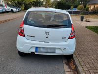 Gebraucht Dacia Sandero 75 PS (55 kW) 2010 Weiß Kleinwagen
