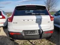 Gebraucht Volvo XC40 Plus 163 PS (119 kW) 2025 Weiß SUV
