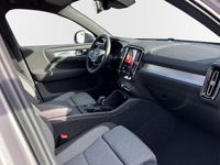 Neu Volvo XC40 Core 163 PS (119 kW) 2025 Metallic (silber SUV