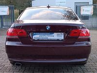 Gebraucht BMW 320 Sport Line 170 PS (125 kW) 2009 Rot Coupé