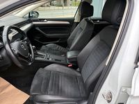 Używany VW Passat Highline 150 KM (110 kW) 2018 Biały Kombi
