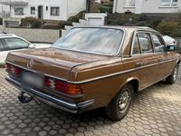 Gebraucht Mercedes 200 60 PS (44 kW) 1980 Braun Limousine