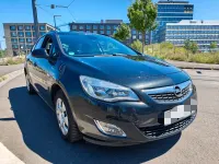 Gebraucht Opel Astra Edition 116 PS (85 kW) 2011 Schwarz Kombi