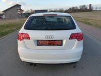 Gebraucht Audi A3 Ambiente 125 PS (91 kW) 2010 Ibisweiss Kleinwagen