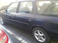 Gebraucht Ford Mondeo 116 PS (85 kW) 2001 Blau Kombi