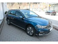 Gebraucht VW Passat GTE 218 PS (160 kW) 2022 Aquamarinblau Kombi