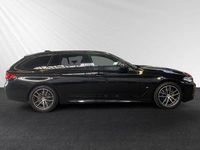 Gebraucht BMW 530 M Sport 252 PS (185 kW) 2020 Saphirschwarz metallic Kombi