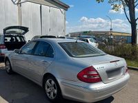 Usata Mercedes E240 177 CV (130 kW) 2003 Argento Berlina