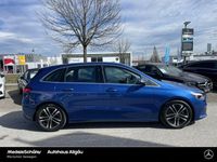 Gebraucht Mercedes B200 163 PS (119 kW) 2025 Lack spektralblau (metallic) Van / Kleinbus