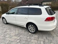 Gebraucht VW Passat Trendline 140 PS (102 kW) 2012 Weiß Kombi
