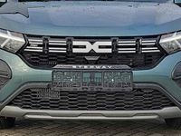 Gebraucht Dacia Sandero Expression 91 PS (66 kW) 2024 Grün / zedregrün Kleinwagen