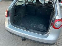 Gebraucht VW Passat Trendline 140 PS (102 kW) 2010 Silber Kombi