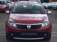 Gebraucht Dacia Sandero Stepway 84 PS (61 kW) 2012 Rot SUV