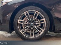 Neu BMW 530e M Sport 299 PS (219 kW) 2026 Saphirschwarz metallic Kombi
