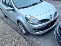 Gebraucht Renault Clio II 90 PS (66 kW) 2006 Silber Kleinwagen