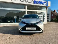 Gebraucht Toyota Aygo X-play 69 PS (50 kW) 2015 Silber Kleinwagen