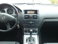 Gebraucht Mercedes C230 Avantgarde 277 PS (203 kW) 2008 Weiß metallic Kombi