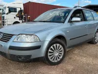 Second-hand VW Passat 131 CP (96 kW) 2002 Gri Break
