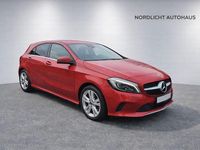 Gebraucht Mercedes A180 122 PS (89 kW) 2017 Rot Limousine
