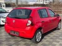 Gebraucht Dacia Sandero Basis 75 PS (55 kW) 2010 Rot "passion" Kleinwagen