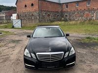 Gebraucht Mercedes E250 Avantgarde 204 PS (150 kW) 2009 Schwarz Limousine