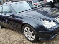 Gebraucht Mercedes C180 143 PS (105 kW) 2006 Dunkel blau Coupé