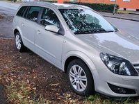 Gebraucht Opel Astra Innovation 140 PS (102 kW) 2009 Silber Limousine
