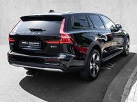 Gebraucht Volvo V60 CC Plus 197 PS (144 kW) 2022 Black solid ´stone´ / solid Kombi