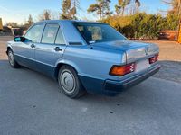 Gebraucht Mercedes 190 122 PS (89 kW) 1991 Blau Limousine