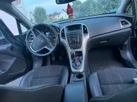 Gebraucht Opel Astra 101 PS (74 kW) 2012 Blau Kleinwagen