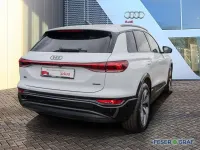 Gebraucht Audi Q6 e-tron Ambiente 284 kW (387 PS) 2025 Gletscherweiß metallic SUV