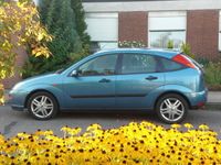Gebraucht Ford Focus Futura 177 PS (130 kW) 2000 Blau metallic Limousine