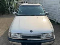 Gebraucht Opel Vectra 116 PS (85 kW) 1991 Gold Kleinwagen