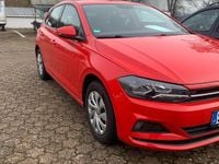 Gebraucht VW Polo Comfortline 75 PS (55 kW) 2018 Rot Kleinwagen
