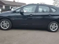 Gebraucht BMW 218 Sport Line 150 PS (110 kW) 2016 Saphirschwarz metallic Van / Kleinbus