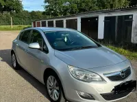 Gebraucht Opel Astra 116 PS (85 kW) 2012 Silber Limousine