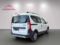 Gebraucht Dacia Dokker Stepway 102 PS (75 kW) 2019 Weiß Van / Kleinbus
