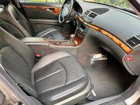 Gebraucht Mercedes E200 163 PS (119 kW) 2004 Silber Limousine