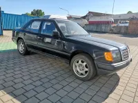 Gebraucht Mercedes E260 160 PS (117 kW) 1987 Blau Limousine