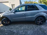 Gebraucht Mercedes ML320 224 PS (164 kW) 2007 Beige SUV