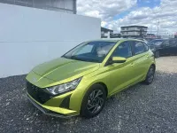 Neu Hyundai i20 Comfort 90 PS (66 kW) 2026 Mangrove green mg2 Kleinwagen