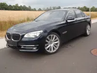 Gebraucht BMW 750 Performance 449 PS (330 kW) 2014 Imperialblau Limousine