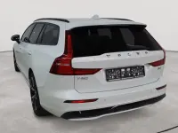 Gebraucht Volvo V60 Plus 197 PS (144 kW) 2023 Crystal weißperleffekt Kombi