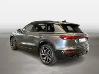 Gebraucht Audi Q6 e-tron Sport 284 kW (387 PS) 2025 Daytonagrau perleffekt SUV
