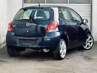 Gebraucht Toyota Yaris 99 PS (72 kW) 2011 Blau Kleinwagen